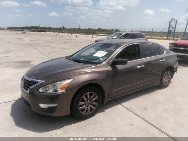 Nissan Altima 2.5 S 2015 1N4AL3AP5FC111942 Image 2