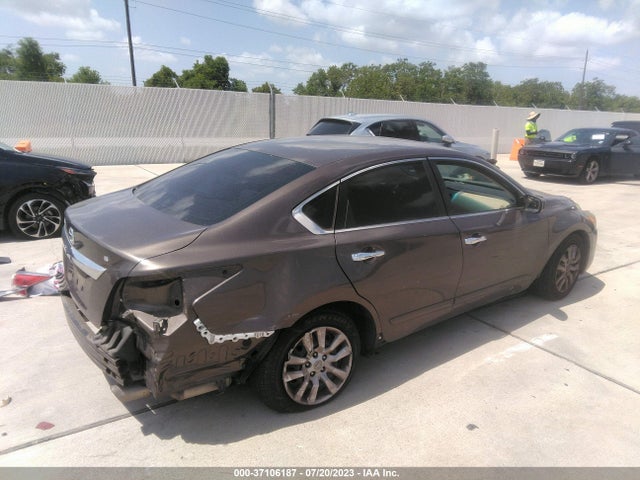 Nissan Altima 2.5 S 2015 1N4AL3AP5FC111942 Image 4