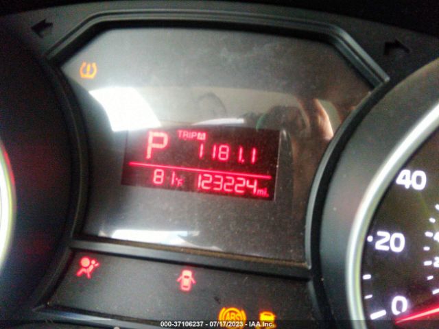 KNDMB5C13F6061135 KIA SEDONA LX