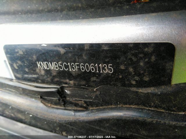 KNDMB5C13F6061135 KIA SEDONA LX