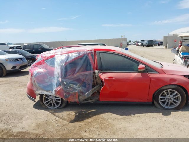 1FADP3K21GL255462 Ford FOCUS SE