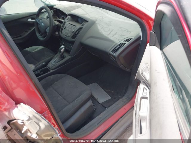 1FADP3K21GL255462 Ford FOCUS SE