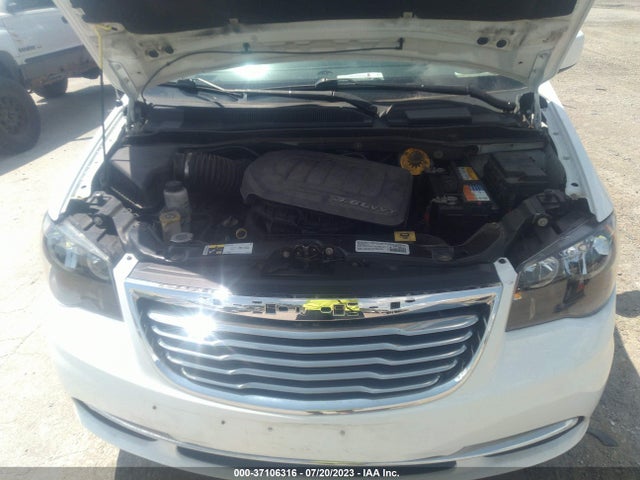 2C4RC1HG4ER188377 Chrysler Town & Country S