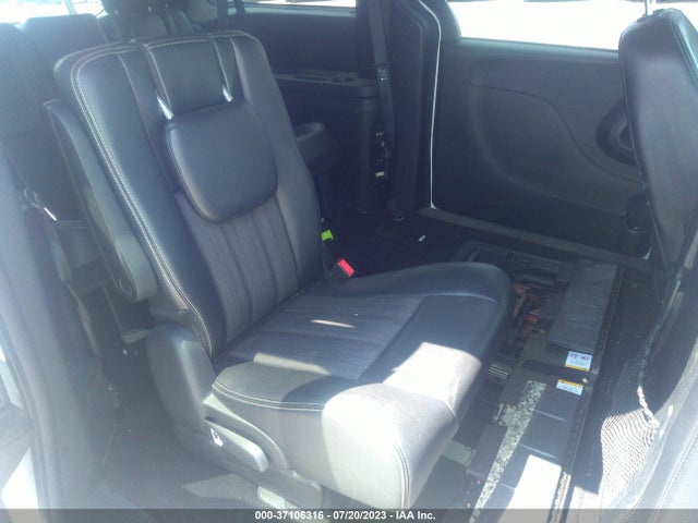 2C4RC1HG4ER188377 Chrysler Town & Country S