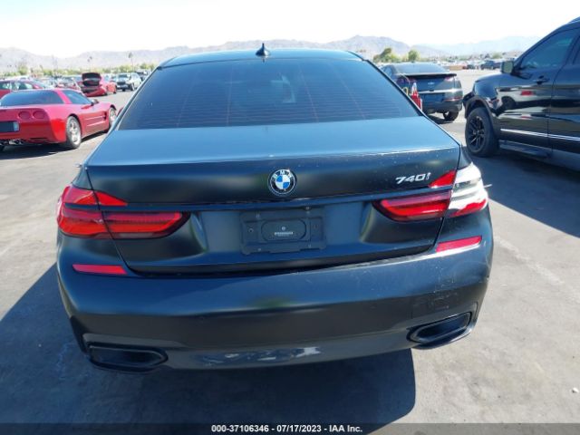 WBA7E2C56JG742816 BMW 7 Series 740i
