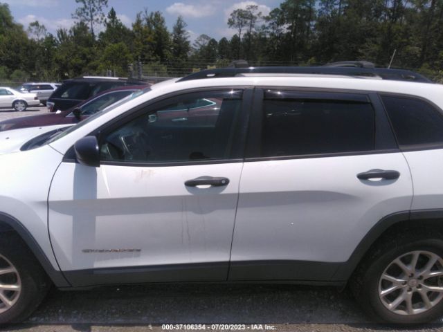 1C4PJMAB8GW349899 Jeep Cherokee Sport