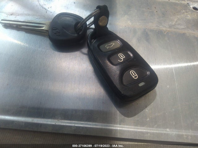 2007 HYUNDAI ELANTRA GLS/SE/LTD VIN: KMHDU46D27U200660