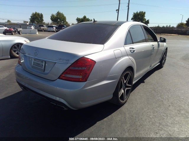 2013 MERCEDES-BENZ S-CLASS S 63 AMG VIN: WDDNG7EB8DA512812