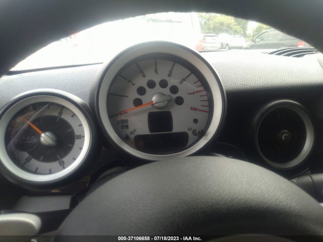 2010 MINI COOPER CONVERTIBLE S VIN: WMWMS3C54ATZ85209