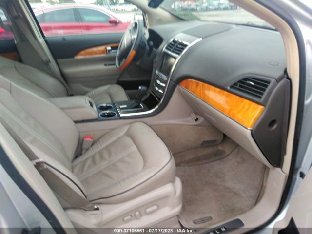 2LMDJ6JK7EBL08175 Lincoln MKX