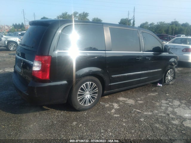 2C4RC1HG1ER197912 Chrysler Town & Country S