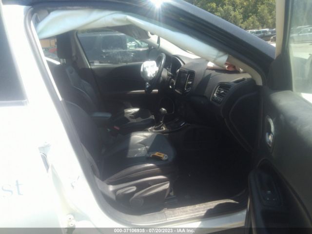 3C4NJDCB9JT458129 Jeep Compass Limited