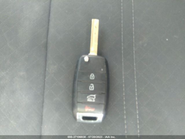 5XYPG4A37GG116133 KIA Sorento 2.4l Lx