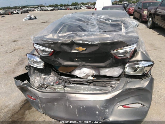 Chevrolet CRUZE LT 2018 1G1BE5SMXJ7145345 Image 16