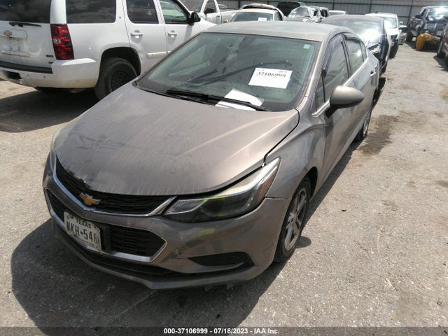 Chevrolet CRUZE LT 2018 1G1BE5SMXJ7145345 Image 2