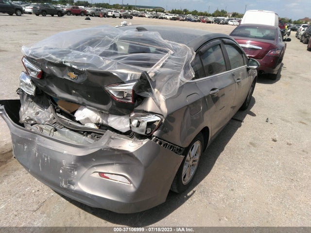Chevrolet CRUZE LT 2018 1G1BE5SMXJ7145345 Image 4