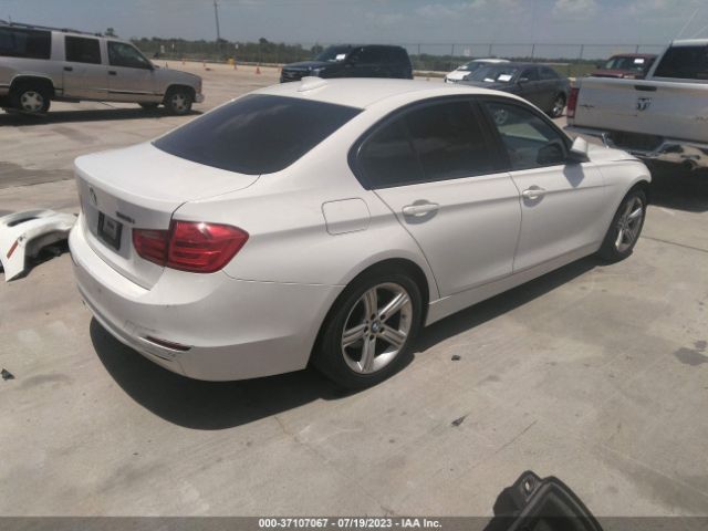 WBA3C1C5XEK105929 BMW 3 Series 328i