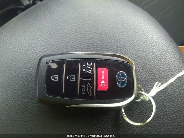 2022 Toyota RAV4, VIN: JTMAB3FVXND105924