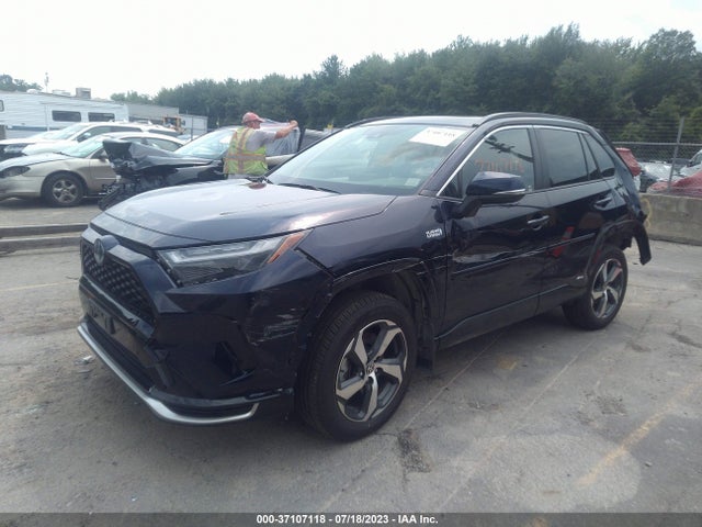 2022 Toyota RAV4, VIN: JTMAB3FVXND105924