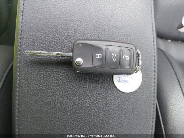 3VWL17AJ2GM224384 Volkswagen Jetta Sedan 1.8t Sel