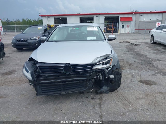 3VWL17AJ2GM224384 Volkswagen Jetta Sedan 1.8t Sel