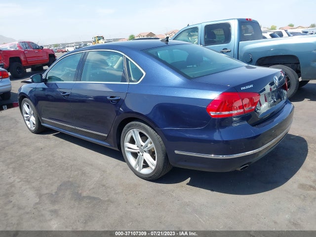 1VWBT7A33FC068850 Volkswagen Passat 1.8t Se W/sunroof & Nav