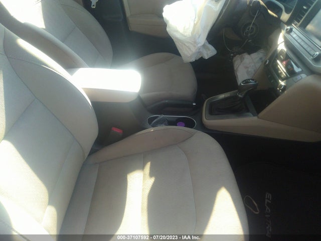 2017 HYUNDAI ELANTRA SE VIN: 5NPD84LFXHH089737