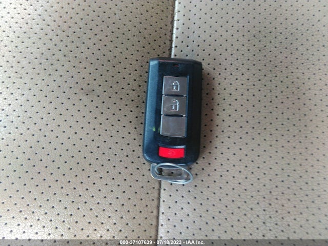 JA4AZ3A37HZ029338 Mitsubishi Outlander Se/sel