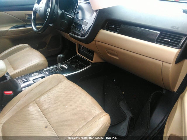 JA4AZ3A37HZ029338 Mitsubishi Outlander Se/sel