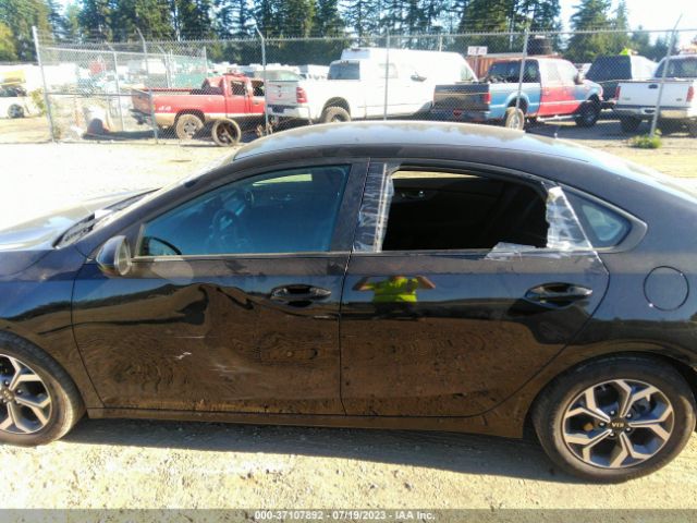 3KPF24AD9KE121066 KIA Forte Lxs