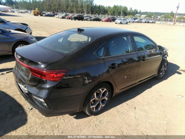3KPF24AD9KE121066 KIA Forte Lxs