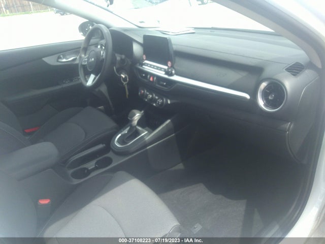 2023 KIA FORTE LXS VIN: 3KPF24AD5PE647590