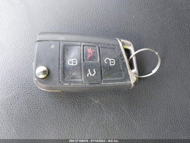 3VV2B7AX8JM072216 Volkswagen Tiguan Sel/se