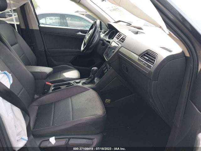 3VV2B7AX8JM072216 Volkswagen Tiguan Sel/se