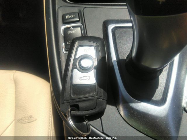 WBA3C1C58FK122567 BMW 3 Series 328i