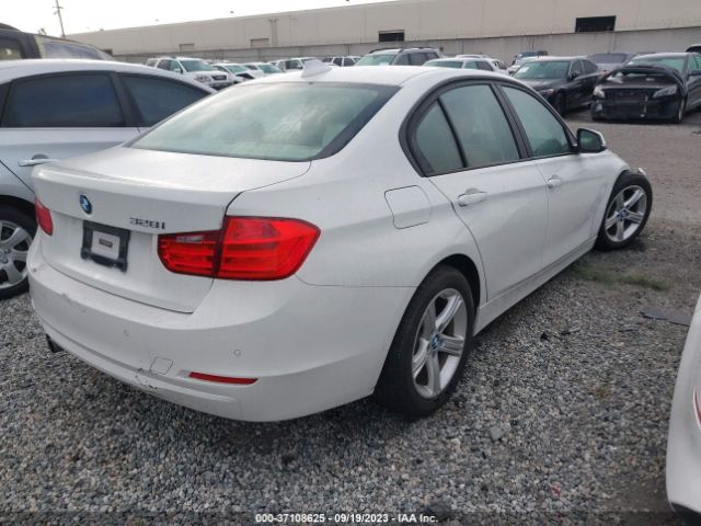 WBA3C1C58FK122567 BMW 3 Series 328i