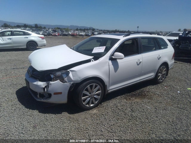 2013 VOLKSWAGEN JETTA SPORTWAGEN TDI W/SUNROOF & NAV VIN: 3VWML7AJ2DM653812