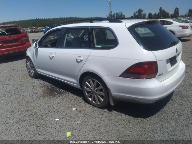 2013 VOLKSWAGEN JETTA SPORTWAGEN TDI W/SUNROOF & NAV VIN: 3VWML7AJ2DM653812