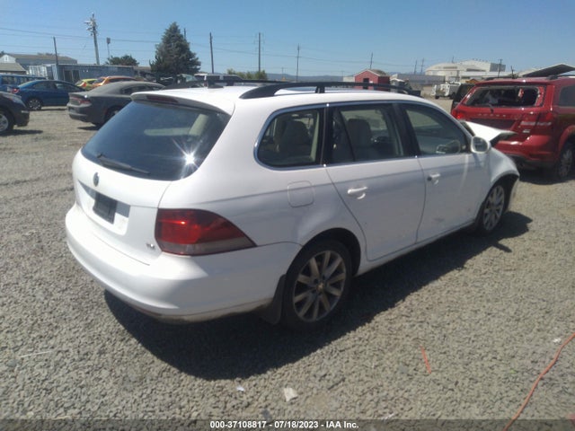 2013 VOLKSWAGEN JETTA SPORTWAGEN TDI W/SUNROOF & NAV VIN: 3VWML7AJ2DM653812