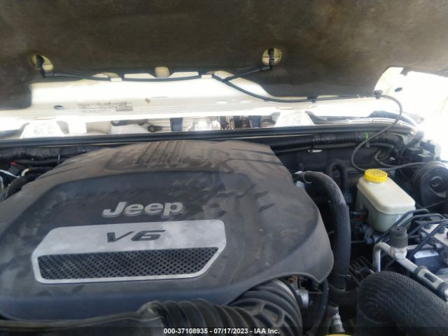 1C4HJWEG6EL138611 Jeep Wrangler Unlimited Sahara