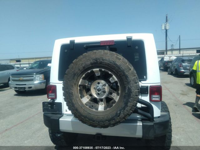 1C4HJWEG6EL138611 Jeep Wrangler Unlimited Sahara