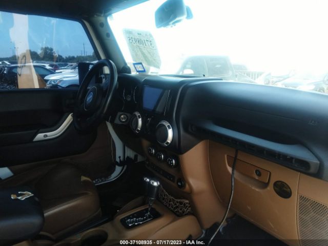 1C4HJWEG6EL138611 Jeep Wrangler Unlimited Sahara