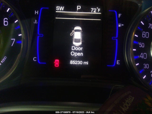 1C3CCCAB1GN107386 Chrysler 200 Limited