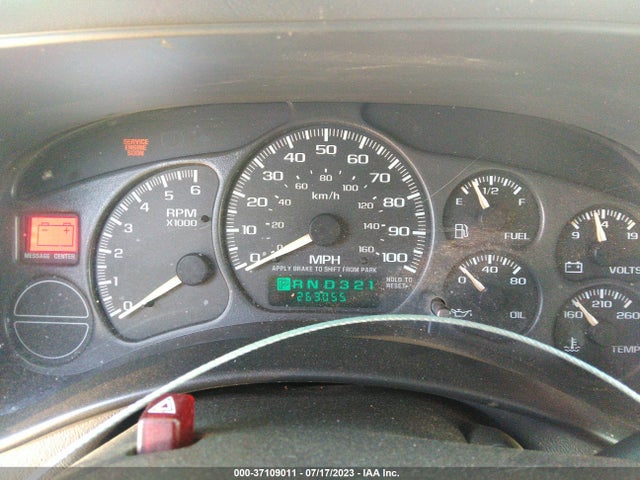 2002 CHEVROLET SILVERADO 1500 LS VIN: 2GCEC19V521415470