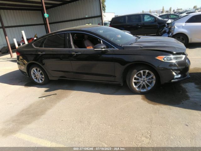 3FA6P0SU3KR114928 Ford Fusion Energi Titanium