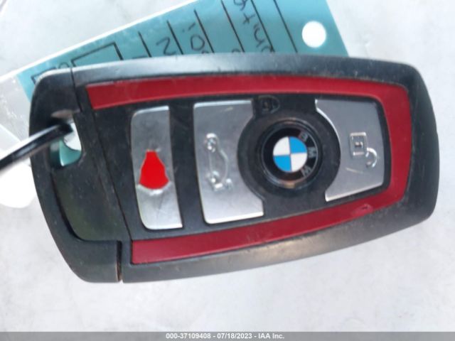 WBA8B9C5XHK676090 BMW 330I