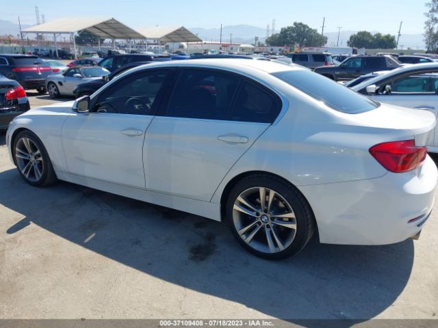 WBA8B9C5XHK676090 BMW 330I