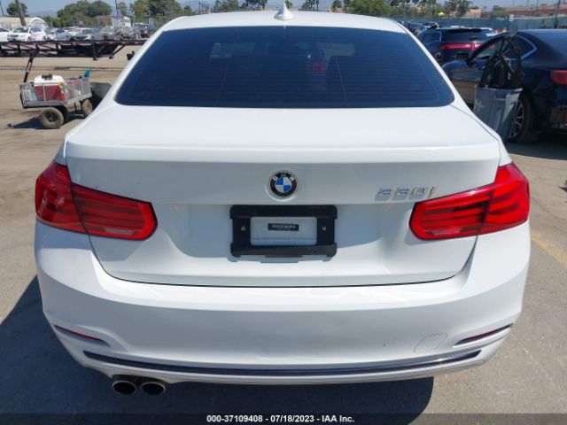 WBA8B9C5XHK676090 BMW 330I
