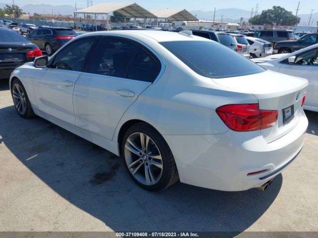 WBA8B9C5XHK676090 BMW 330I