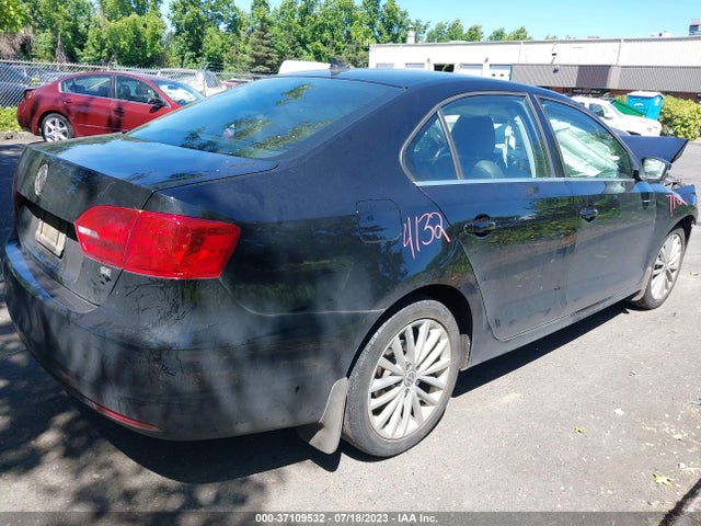2014 VOLKSWAGEN JETTA 1.8T SE VIN: 3VWD17AJ6EM417784
